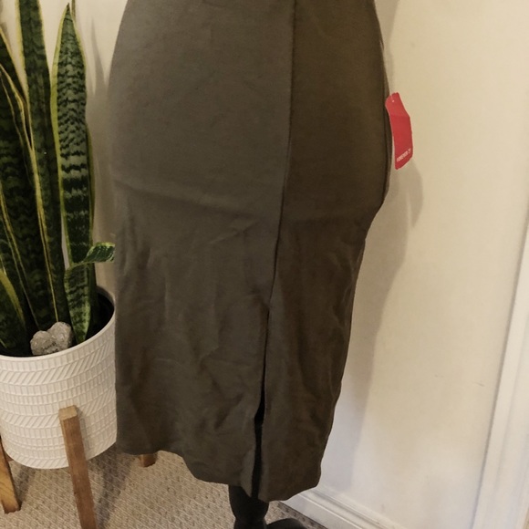 FOREVER 21 Olive Green Side-Slit Skirt, Size S - Picture 2 of 6